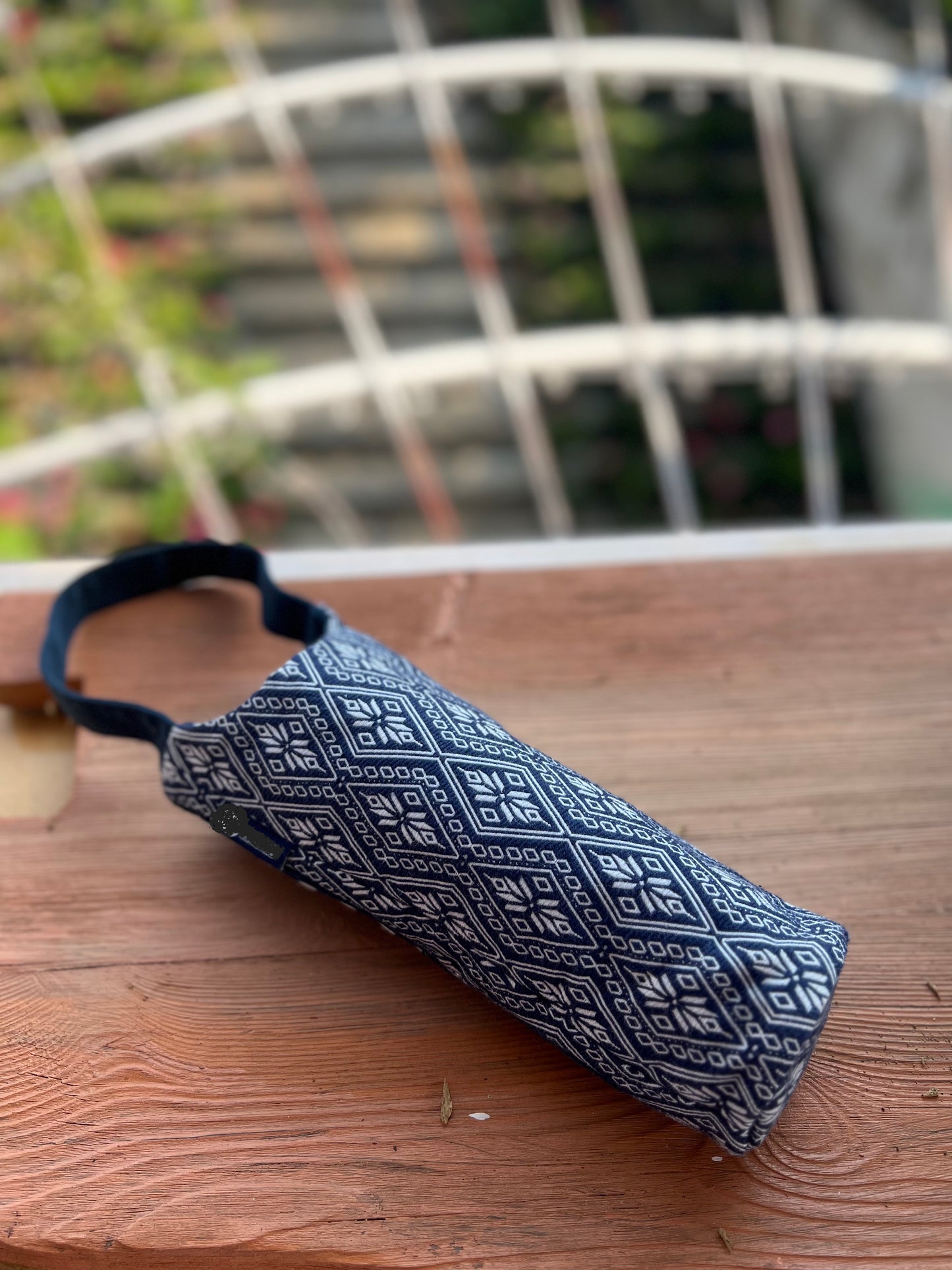 Natural Plant Dyed Cotton Tumbler Holder Bag with Octagonal Flower Pattern, Unique Pattern Sling Bag for Wine Bottle, Blue, Camping Gift
