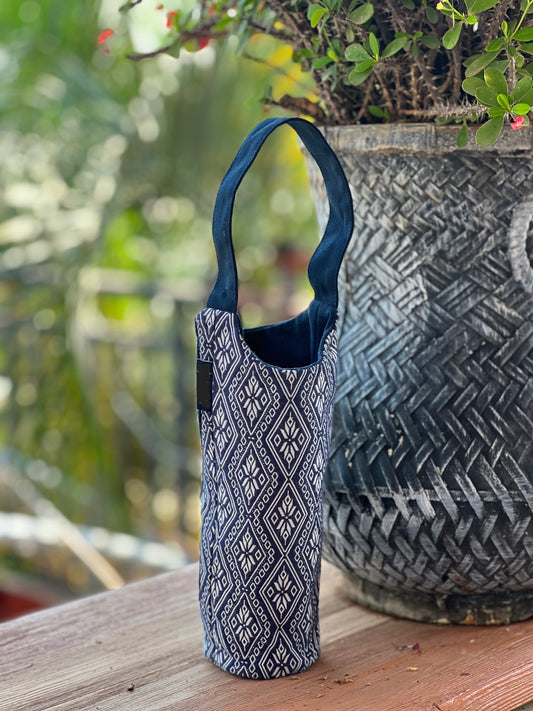 Natural Plant Dyed Cotton Tumbler Holder Bag with Octagonal Flower Pattern, Unique Pattern Sling Bag for Wine Bottle, Blue, Camping Gift