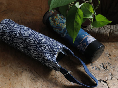 Natural Plant Dyed Cotton Tumbler Holder Bag with Octagonal Flower Pattern, Unique Pattern Sling Bag for Wine Bottle, Blue, Camping Gift