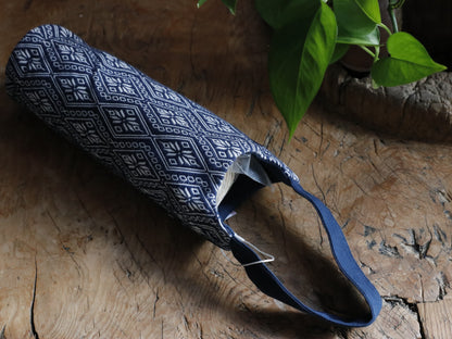 Natural Plant Dyed Cotton Tumbler Holder Bag with Octagonal Flower Pattern, Unique Pattern Sling Bag for Wine Bottle, Blue, Camping Gift