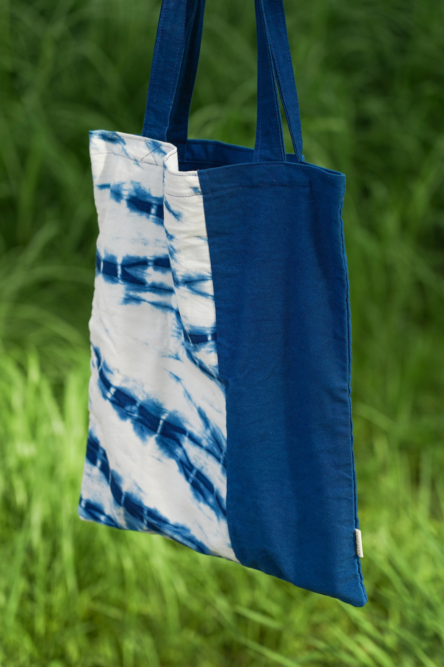 Tie Dye Shoulder Bag with Zipper Closure, Handbag with Natural Plant Tie Dye Pattern