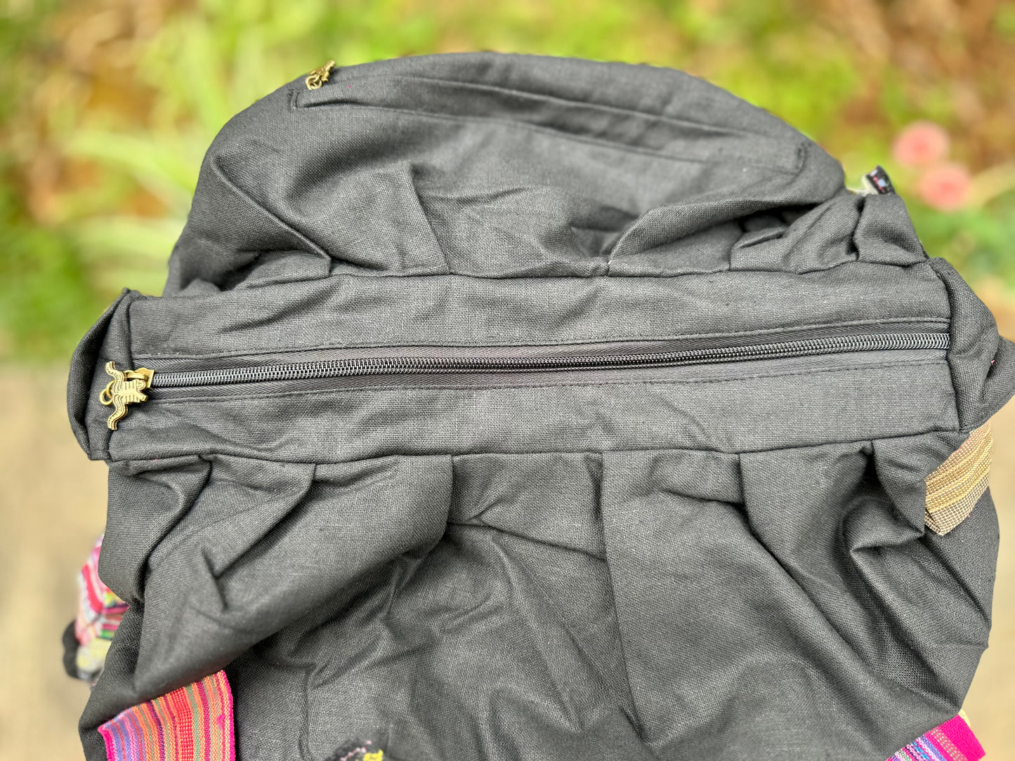 Linen Handbag with Zipper Closure, Tote bag with Handmade Flower Charms, Shoulder Bag for Women, Crossbody Bag