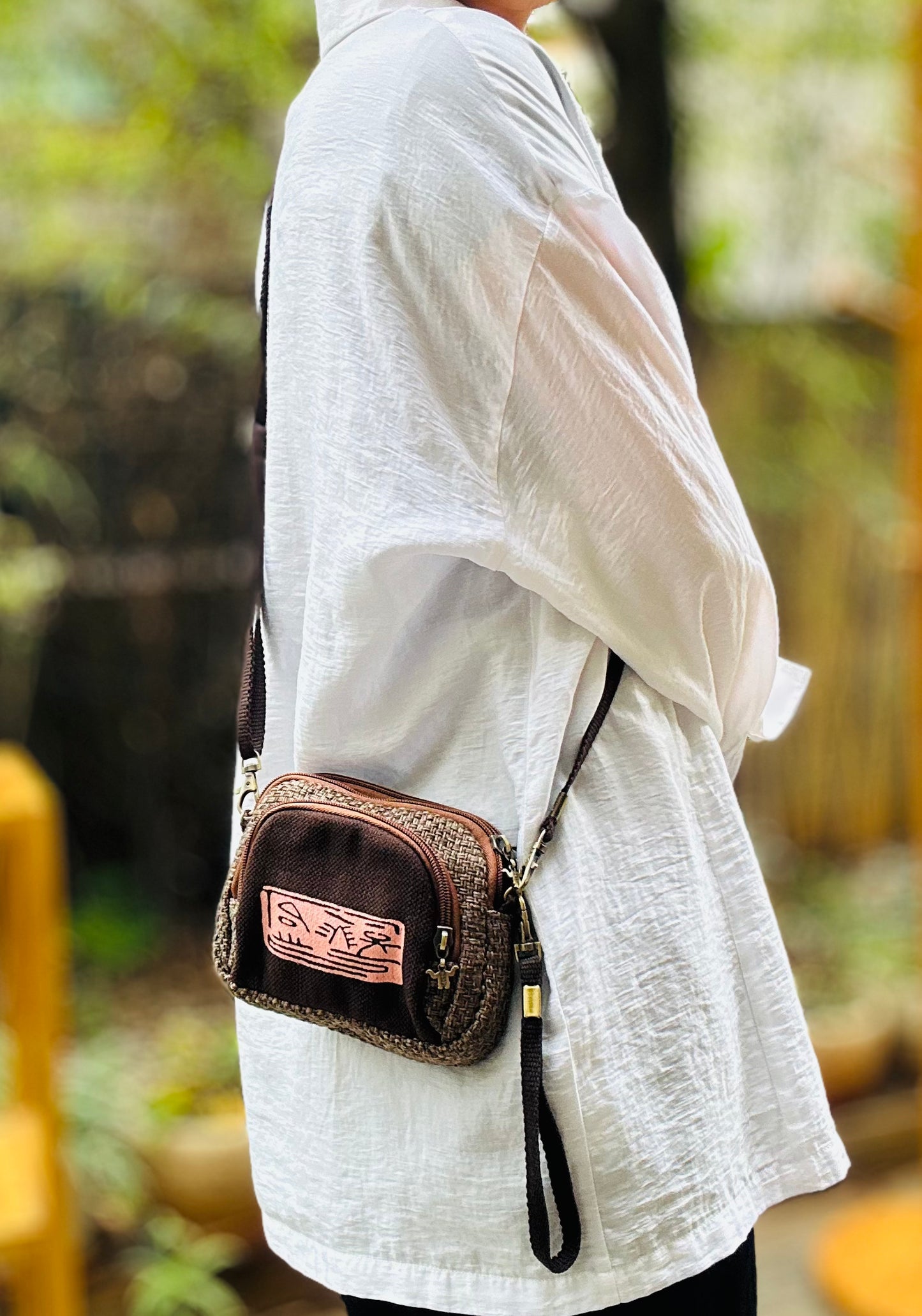 Linen Cosmetic Bag with Zipper, Handbag with Strap, Crossbody Bag with Dongba Pictographs